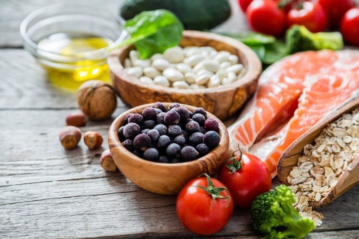چه غذاهایی برای درد سیاتیک مفید است که حاوی آنتی‌اکسیدان باشد